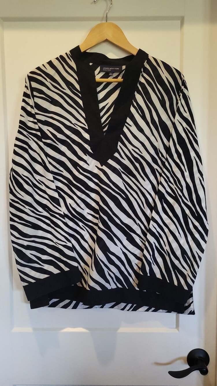Jones New York Zebra Print Black & White V-Neck Tunic Top Size L